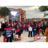 答题领盔+流动宣讲 桃江交警筑牢“头等”安全防线