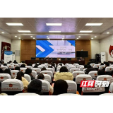 春雨沥沥润小苗 税惠春风助企兴 —— 南县税务局精准服务助力小微企业创新发展