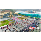 奔赴桃江妇女节之约 开启“百人千人万人”的欢乐嗨购潮