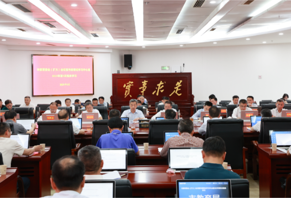 陈竞主持市委常委会（扩大）会议暨市委理论学习中心组2025年第5次集体学习