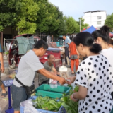 大湖便民早市：便民不扰民 增添“烟火气”