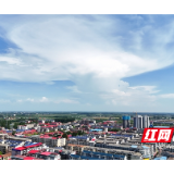 益阳大通湖区：晴空万里云卷云舒 生态之美入画来
