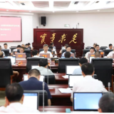 陈竞主持市委常委会（扩大）会议暨市委理论学习中心组2025年第8次集体学习