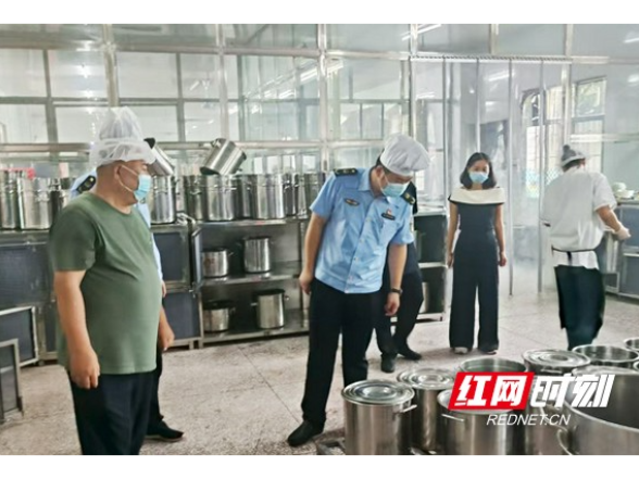 资阳区市场监管局守护秋季开学校园“第一餐”