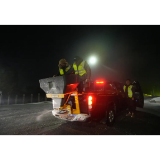 南县多部门连夜除冰 筑牢出行安全防线