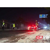 迎风战雪“警”色暖 南县交警守护平安路