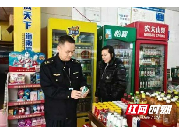 益阳市市场监管局开展车站周边食品安全专项检查