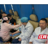 益阳医专附属医院76名职工无偿献血续写大爱担当
