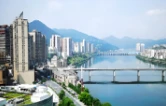 从荒山到茶山，一场光影里的初心守望——安化县科级干部进修班集中观影侧记