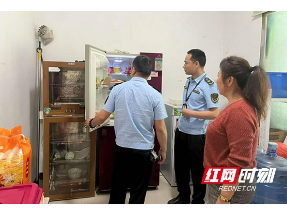 益阳全链条严管 筑牢校园食品流通“铜墙铁壁”