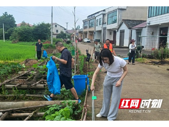 赫山区兰溪镇：干部带头、全民参与开展陈年垃圾集中整治行动