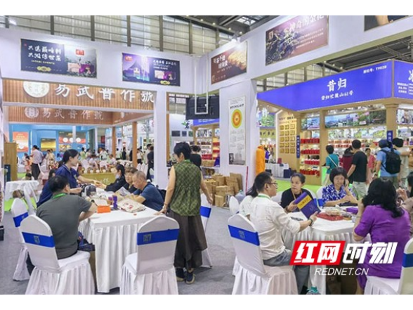 白沙溪参展第33届深圳茶博会 大师庄园丙午系列新品闪耀鹏城