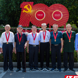 望城税务13名党员获“光荣在党50年”纪念章