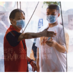 视频 | 风雨而立，与时间赛跑的他们