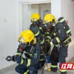 直击超高层住宅灭火救援演练 长沙消防“实战”砺精兵