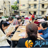 嘉欣社区开展“执扇绘美好・温情致母亲”蒲扇DIY活动