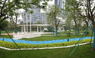 视频丨地铁口“小确幸”，金霞安排上了