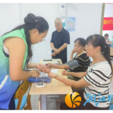 暖心体检护夕阳 健康服务进社区