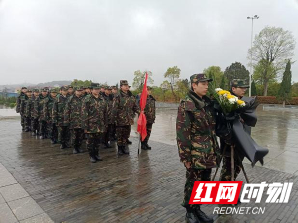 清明祭英烈活动_副本.jpg 清明祭英烈活动_副本.jpg