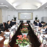 长沙市政府党组班子召开2022年度民主生活会，郑建新主持会议并讲话