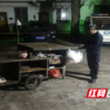 烧烤摊位深夜扰民 铁拳执法捍卫蓝天