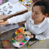 新华社 | 农民画师绘就脱贫路上“美丽事业”