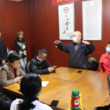 行走的思政课堂 新青年与老党员一起上党课