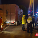 夜检车辆尾气 守护城市蓝天