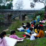 农村小学怎么“双减”？这所学校把课堂搬进了山林田野间