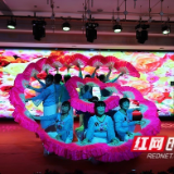 社区举办文化艺术节，居民成了舞台主角