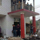 修房屋送物资，党群同心暖了他们一家人……