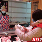 春节“不打烊”，志愿者严把食品安全关