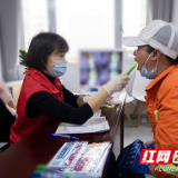社区里来了专家医生 便民义诊把健康送到“家门口”