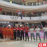 众人快闪致敬雷锋，齐声放歌新时代好榜样