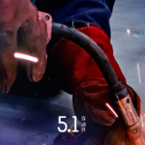 手可摘星辰 | “钢板裁缝”焊缝里显真功夫