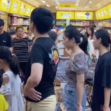 视频 | 消费升级年轻化，雨花这家零食品牌正当年