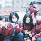 学生收红包，老师交作业，家长进课堂…新学期，就是“咯杂”味！