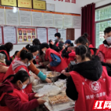 志愿服务为青春赋能 大学生党员的党徽更“红”了
