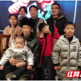 敲开群众“心门” 送上平安“大礼”