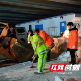 彻夜坚守， 他们在寒风中“等雪来”