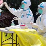 你们在前方守护大家 我们在后方守护你们的小家