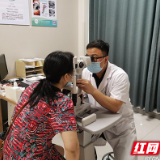 与宠物亲密接触 64岁湘潭阿姨眼睛长出螨虫