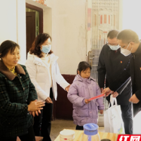 长沙市第四医院深入乡村振兴联点村开展“同心抗疫，温暖过年”活动