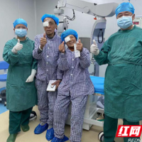 特别的情人节浪漫，金婚夫妻相伴同做白内障手术