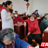 健康讲座进社区 “树旗扎根”护健康