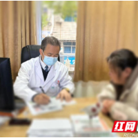 1100度高度近视合并白内障 “飞白+屈光性人工晶体”技术还原清晰视界