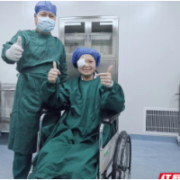 长年服用激素类药物竟患上白内障?岳阳爱尔眼科助她重见光明