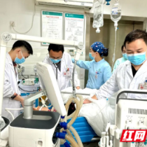 两次命悬一线 急诊医护为她按下生命“复苏键”