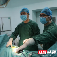 妙手治愈“顶梁柱” 三面锦旗谢“恩人”