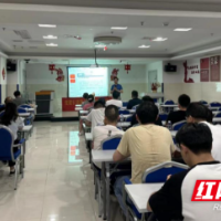 长沙市中心医院开展“敢担当 有作为”主题党课